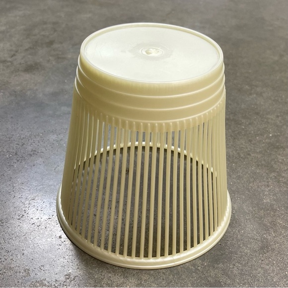 Vintage Mid Century Slatted Plastic Waste Basket Trash Can Bin - Picture 3 of 6